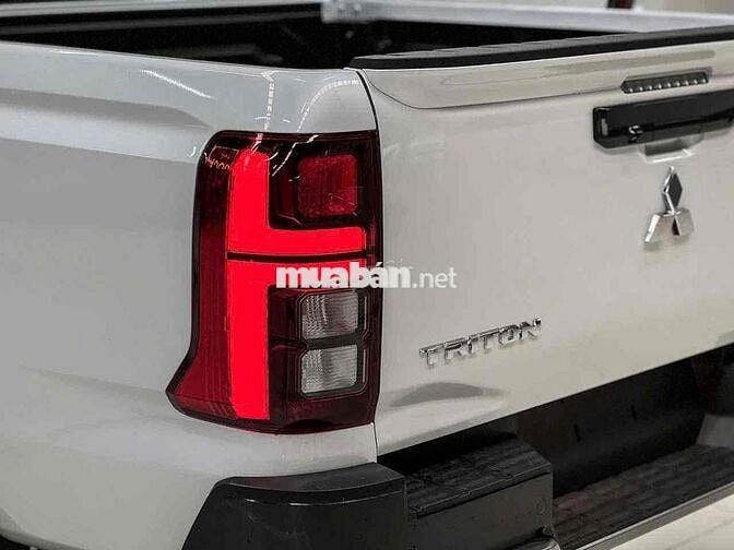 Mitsubishi Triton Athlete 4x4 2025 Mới 100% Trắng