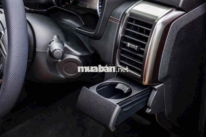 Mitsubishi Triton Athlete 4x4 2025 Mới 100% Trắng