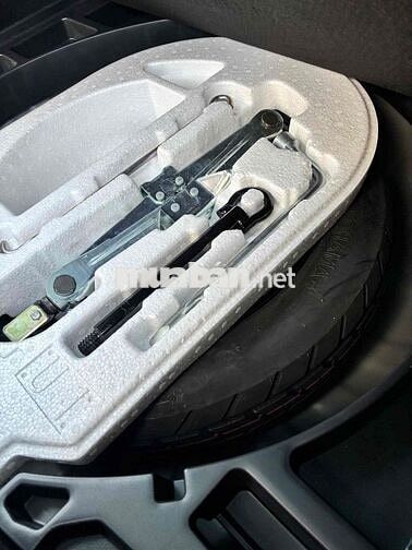 Toyota Cross 2022 Hybrid giá còn giảm