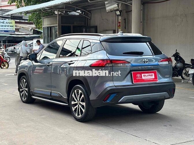 Toyota Cross 2022 Hybrid giá còn giảm