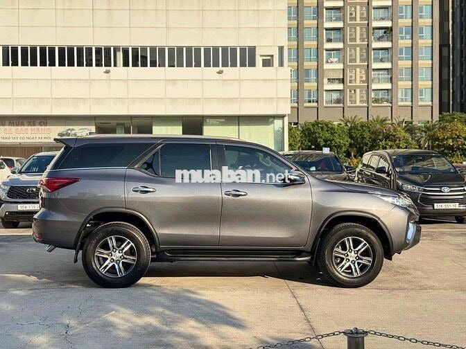 Toyota Fortuner 2017 2.7V AT Xám