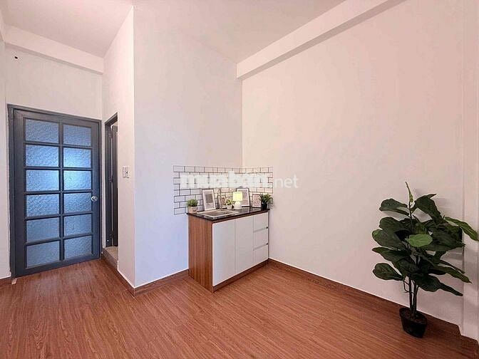 Cho Thuê 1PN 45m2 ban công full nội thất gần VH mall, CV, mới 100%