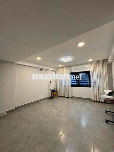 Khu Bàn Cờ, Hẻm Thẳng và Thông, 3 phòng ngủ thích hợp cho đại gia đình