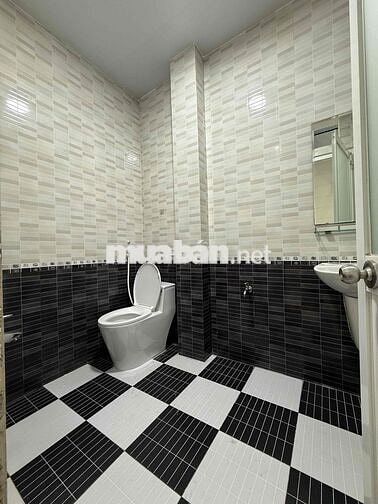 Nhà HXH Bàn Cờ P3 Q3, 4.3x15m, 65m2, 5 tầng, 6pn 5wc