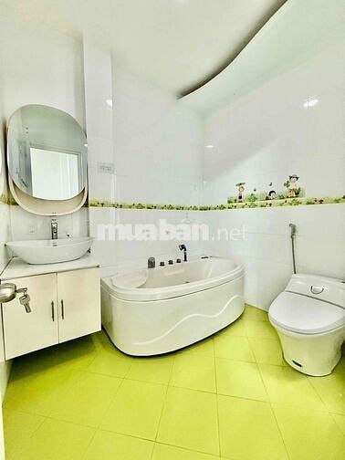 Nhà HXH Bàn Cờ P3 Q3, 4.3x15m, 65m2, 5 tầng, 6pn 5wc