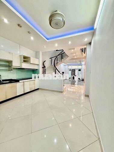 Nhà HXH Bàn Cờ P3 Q3, 4.3x15m, 65m2, 5 tầng, 6pn 5wc