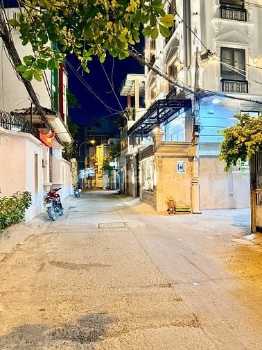 TOÀ NHÀ. CHDV CHO THUÊ THU NHẬP 1,1 tỷ/Năm, Dt 7,3m x 15m 5 Tầng lầu 
