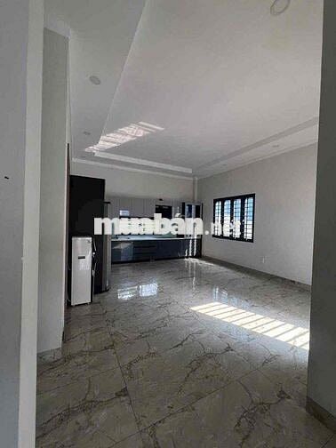 Cho thuê biệt thự Hoà Phú gần Thành Phố Mới