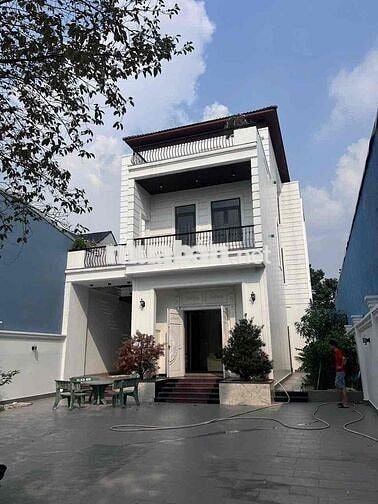 Cho Thuê Biệt Thự 4Phòng Ngủ Gần Trung Tâm Thành Phố Mới Bình Dương