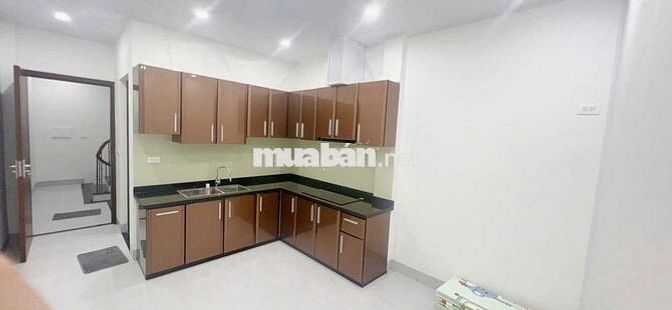 CHO THUÊ NHÀ NGUYÊN CĂN CỔ LINH 45m– THANG MÁY– GIÁ CHỈ 22TR