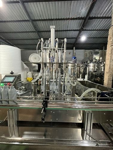 ⚙️ MÁY CHIẾT RÓT 4 VÒI TỰ ĐỘNG – GIẢI PHÁP TỐI ƯU NĂNG SUẤT CHIẾT RÓT 