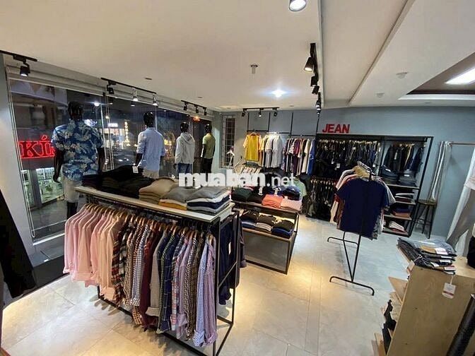 Cho thuê nhà mặt tiền đường Lê Duẩn, vị trí kinh doanh tốt. ngang 6.2n