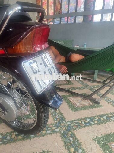Honda Dream II Nâu đỏ