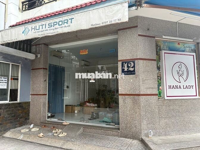 HUTI SPORT TUYỂN NHÂN SỰ 1 NAM GÓI HÀNG
