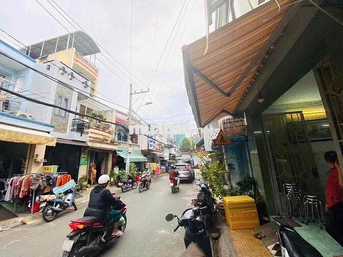 CHO THUÊ NHÀ MẶT TIỀN GẦN CHỢ CÂY GÕ-QUẬN 6