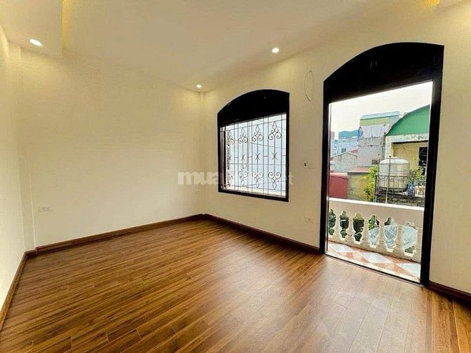 Bán Nhà Trương Định, Hoàng Mai 35m, 4 tầng, mt 4.6m, giá 8.5 tỷ.