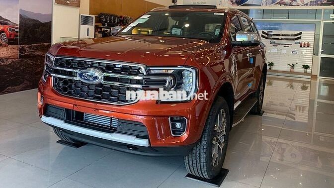 Ford Everest Titanium 4x2 và 4x4