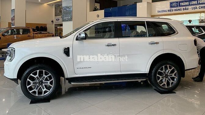 Ford Everest Titanium 4x2 và 4x4