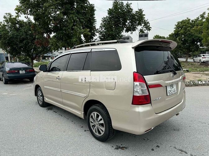Toyota Innova 2013 Số tự động