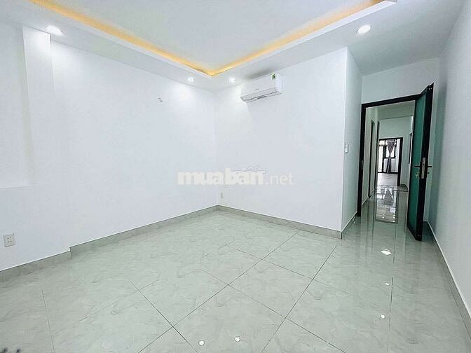 nhà đẹp giá rẻ 4 x 24 có 6pn 5wc sân thượng ( có sẵn 5 máy lạnh