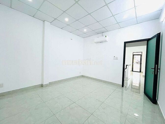 nhà đẹp giá rẻ 4 x 24 có 6pn 5wc sân thượng ( có sẵn 5 máy lạnh