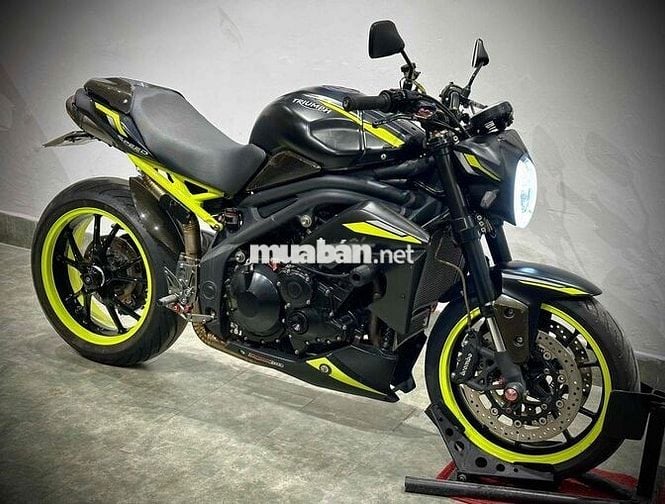 TRIUMOH SPEED TRIPLE 1050 2010.