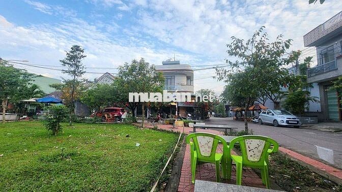 Bán nhà mặt tiền công viên 508