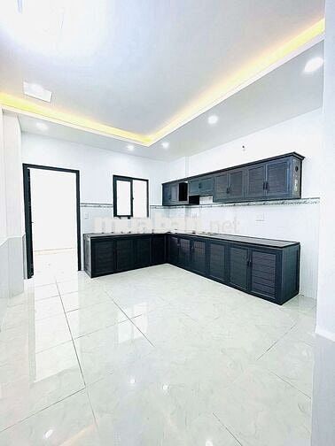 nhà đẹp giá rẻ 4 x 24 có 6pn 5wc sân thượng ( có sẵn 5 máy lạnh