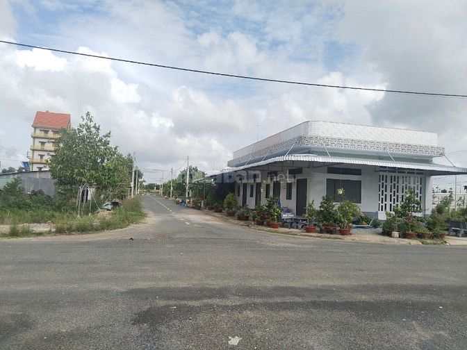 Bán nhanh đất mặt tiền 8×20m, vị trí đẹp, giá mềm cho khách thiện chí