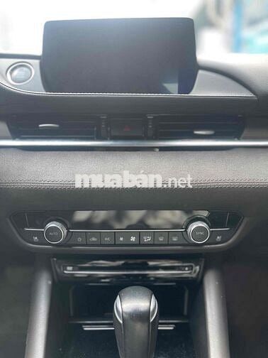 Mazda 6 2.5 Premium Trắng
