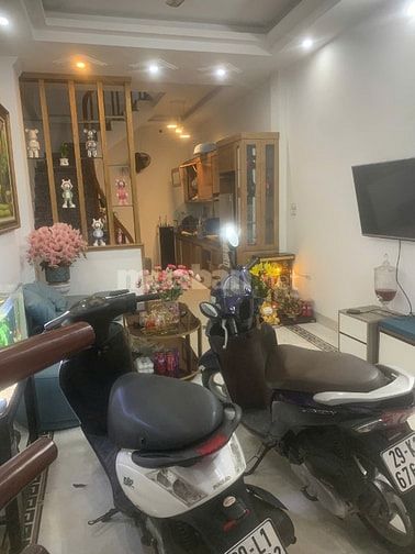 NHÀ ĐẸP ÁI MỘ – CÁCH 1 NHÀ RA MẶT PHỐ – TRUNG TÂM BỒ ĐỀ LONG BIÊN