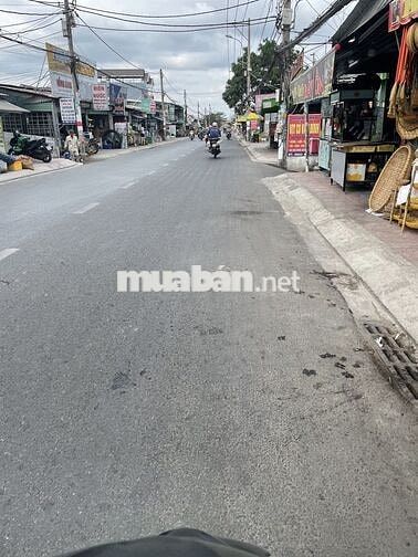 Nhà phố trệt lầu. Lô nhì Lê Văn Lương - Nhà trống, nhận nhà ở ngay