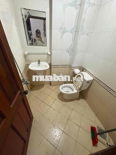 phòng có nội thất ở trung tâm chí linh