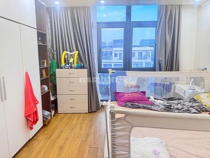 Bán nhà Xuân Thủy 42m2x6T thang máy, phân lô cán bộ CX5 tránh, 12 t