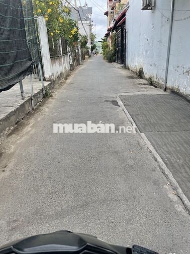 Nhà phố trệt lầu. Lô nhì Lê Văn Lương - Nhà trống, nhận nhà ở ngay