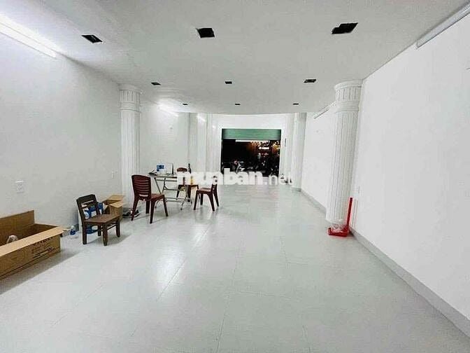 🇻🇳 Cho thuê nhà 3 tầng đường : Trần Quốc Toản , Hải Châu - 38 Triệu