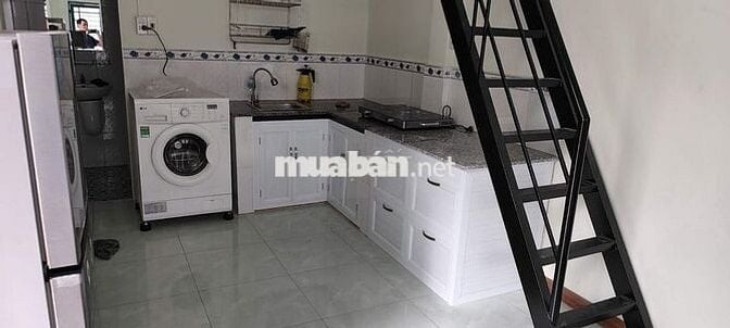 Nhà cho thuê hẻm xe hoi, gần ngã tư Hàng Xanh