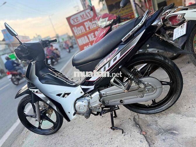 Yamaha Sirius 2015 Đen trắng đẹp keng zin êm