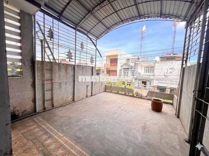 Bán nhà trung tâm Hải Châu - kinh doanh rất tốt, sầm uất, đông xe