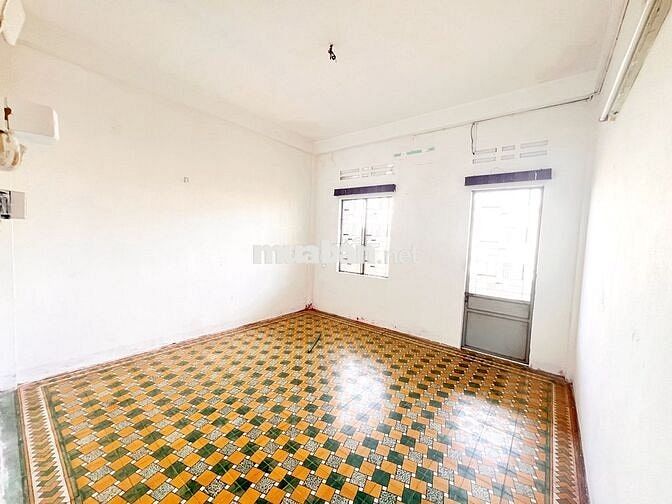 Bán nhà trung tâm Hải Châu - kinh doanh rất tốt, sầm uất, đông xe