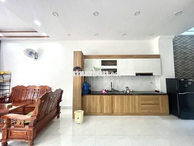 CHO THUÊ NHÀ NGUYÊN CĂN 4 TẦNG BẮC NHA TRANG GIÁ 15 TRIỆU/ THÁNG
