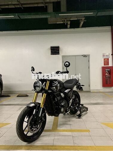 Triumph Speed 400 màu Đen