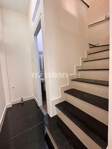 HÀNG HIẾM NHÀ GẦN KS PULLMAN Q1-117M² 4 TẦNG NHÀ MỚI-CHỈ 6 TỶ HƠN
