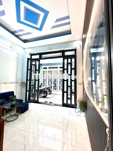 Cần bán nhà 4x10 40m2 1 trệt 1 lầu giáp hóc môn giá chưa đến 1 tỉ