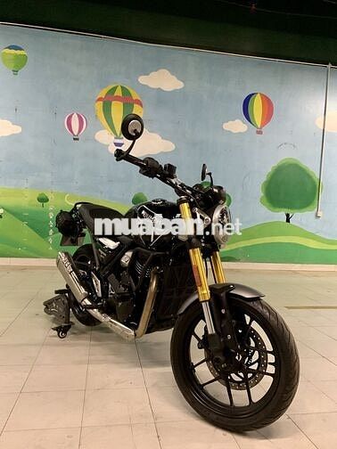 Triumph Speed 400 màu Đen