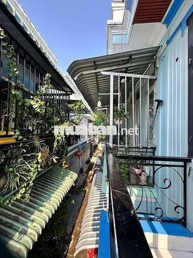 Cần bán nhà 4x10 40m2 1 trệt 1 lầu giáp hóc môn giá chưa đến 1 tỉ