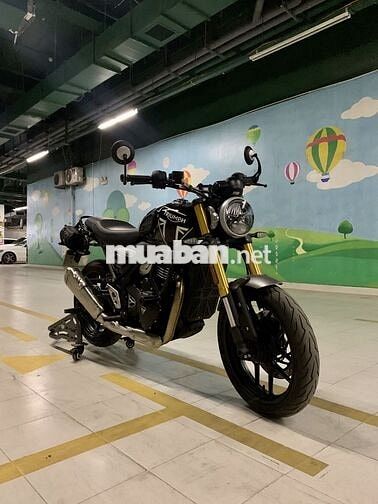 Triumph Speed 400 màu Đen