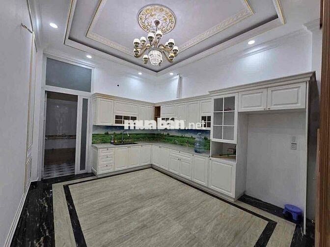 Nhà đẹp cho thuê 5pn sát trường kim đồng