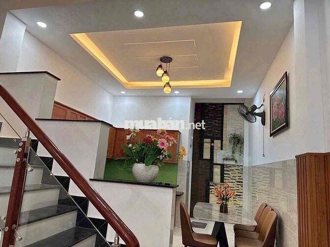 cho thuê nha mới đẹp tx 43 q12 4p ngu giá 10tr /th