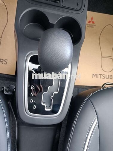 Attrage CVT Trắng Giá Sát